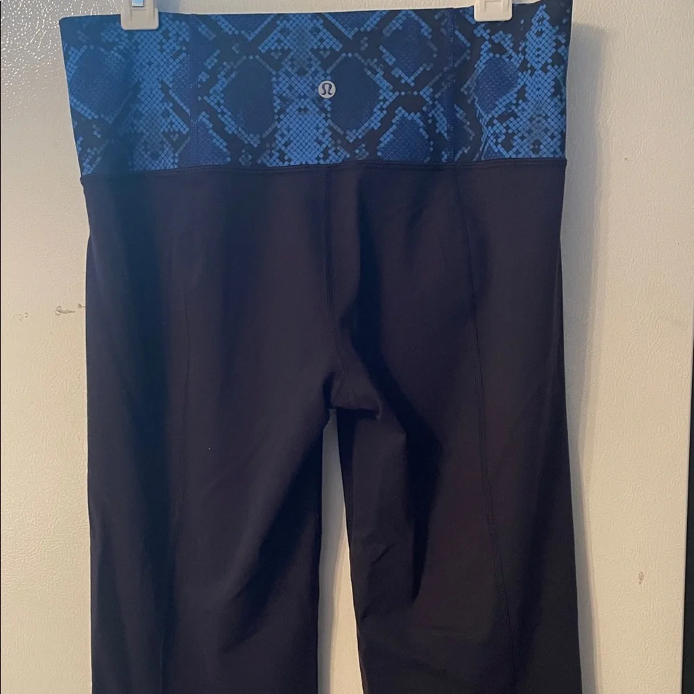 Lululemon Black Yoga Wide Leg‎ Pants with Blue Patterned Waistband 31” Inseam